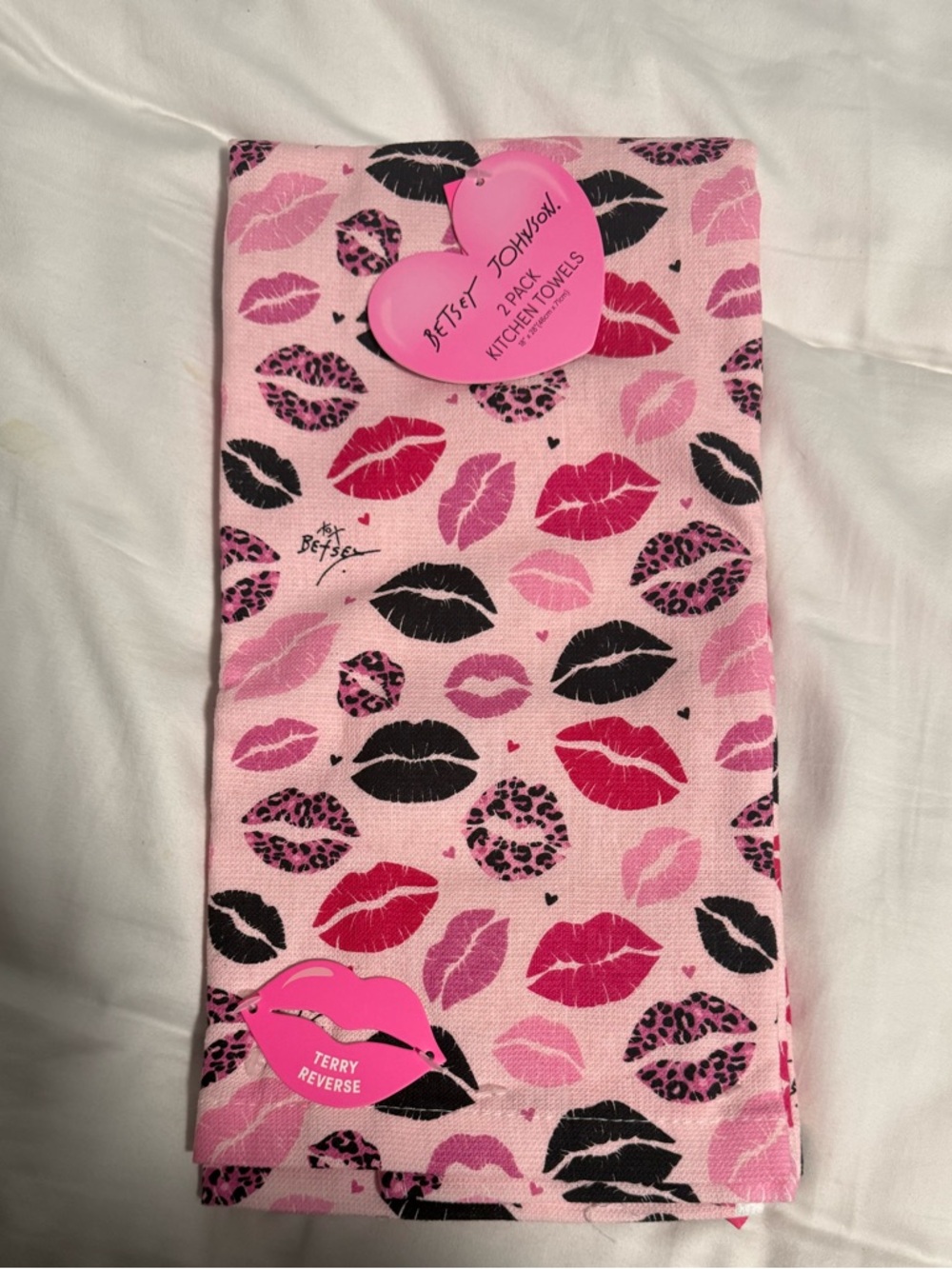Betsy Johnson Pink Lip Print Kitchen Towel set of two! NWT